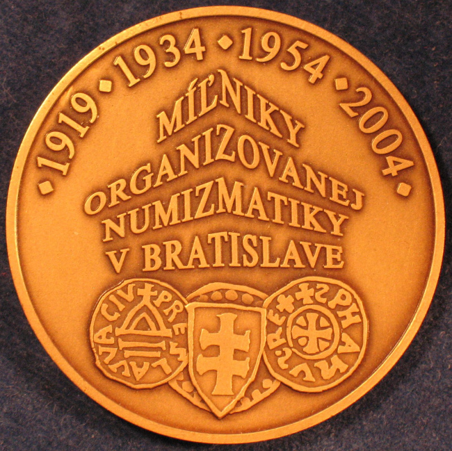 Fotografia reverzu pobočkovej medaily vo vyhotovení tombak